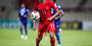 记者：阿兰身体出现反应但不严重 中文提高很快能和记者简单交流