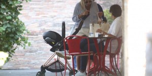 妻子：无论小因扎吉做什么我都全力支持他，永远不让他为我担心