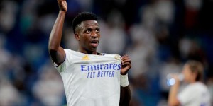 维尼修斯：我很喜欢和本泽马一起上场，我从小就是他的球迷