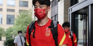 巴顿：国足队里都在尽最大的努力备战和调整好心态