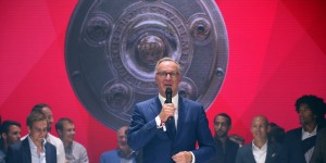 鲁梅尼格：没有人比莱万更值得拿金球 纳帅在拜仁的工作做得很好