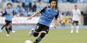 比甲主教练谈三笘薰和伊东纯也：态度积极从不抱怨，富有进取心