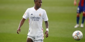 斯基拉：皇马与维尼修斯深入商谈续约，新合同年薪1000万欧