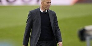 记者：齐达内在伯纳乌现场看比赛，儿子卢卡在巴列卡诺效力