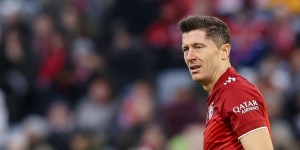 名记：队友曾吐槽莱万比罗本还自私 球员频繁免费离队让萨利挨批