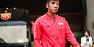 李圣龙训练间隙作为志愿者投入社区服务：大家都想出份力