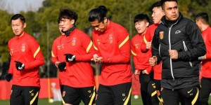 粤媒谈张玉宁回击自媒体：中国男足也应多感觉一下球迷的痛苦