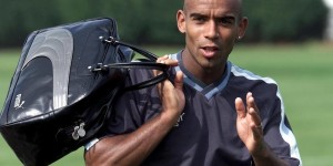 上错车！辛克莱尔：02世界杯和阿根廷比赛后上错对手大巴，太恐怖