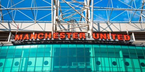 电讯报：曼联就球场重建征求球迷意见，新球场或将容纳8.8万人