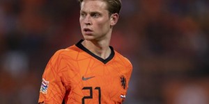 记者：巴萨内部透露切尔西准备报价德容，曼联对球员没什么吸引力