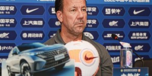 范加斯特：这场比赛不应该是一场失利 球队需要提高效率