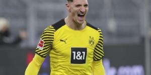 电讯报：万-比萨卡很可能离队，曼联考虑引进多特右后卫穆尼耶