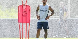 热苏斯：世界杯后认为自己不能踢中锋了，现在我更加自信