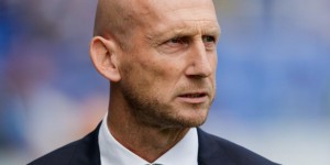 斯塔姆：曼联没能签下德容令人失望，但滕哈赫做出了出色的工作