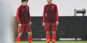 粤媒：蒿俊闵职业态度毋庸置疑，郑智亲自出面说服他加盟广州队