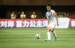青岛媒体：32岁的前广州城中卫弋腾加盟青岛海牛，只差官宣