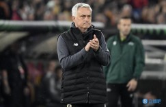 穆里尼奥赛后对全队讲话：祝贺所有球员取得胜利，大家都踢得很棒