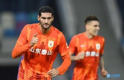 记者：泰山队外援预计本月底才能归队，未来引援以95后球员为主