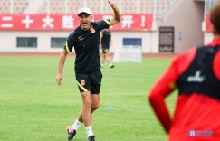 沪媒评扬科维奇将接手国足：扎根中国足球5年，未见过人之举
