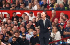曼联3-0莱斯特城数据：曼联26射8正，控球率57%占据优势