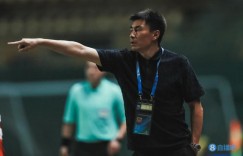 足球报：广州城前途未定在等通知，李玮锋先为球员布置训练任务