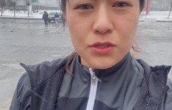 李佳悦回忆地震：震感强烈从床上差点摔到地上，感觉房子在转