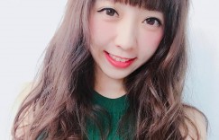 台大「學霸正妹」海邊大曬美乳！牛奶皮膚白嫩滑順　甜美笑容超可愛！