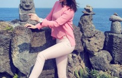 姊姊窄裙緊貼「逆天長腿」乍現，誘人性感「養眼美照」福利時間大方送！
