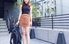 甜美笑容100分！「氣質甜心」完美身形弧線，「飽滿美乳」超養眼！