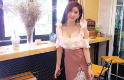 超爆乳畫面！正妹露出「飽滿大乳球」，震撼奶量超驚人！