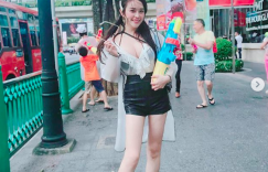 正妹旅遊自拍「解放超渾圓乳量」，兇兇曲線「美乳佔滿畫面」！