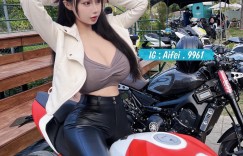 新同學「艾妃」對全班「坦乳相見」，引領老司機見識厚奶主義！