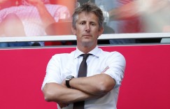 接替伍德沃德？范德萨：这是对我的肯定 曼联和阿贾克斯结构迥异