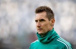 克洛泽：我的腿上有两个血栓，医生让我完全休息