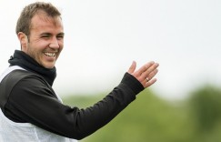 施密特：很遗憾伤病让格策速度下降 相信下赛季他会留在埃因霍温