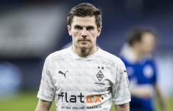 记者：切尔西和热刺有意霍夫曼，球员转会费约1500万欧