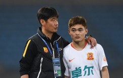 鄂媒：李霄鹏的理念比李铁时代激进，容易暴露武汉队防守短板