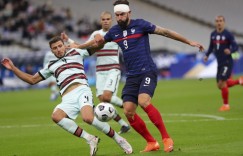 吉鲁：本泽马回归对法国队有利，我们需要所有优秀的攻击手