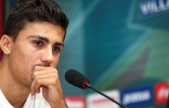 罗德里：西班牙不是热门球队，但我们可以去战斗