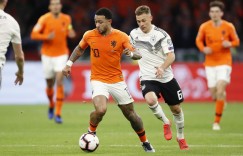 西媒：德佩、维纳尔杜姆与巴萨达协议，转会有望未来几小时敲定