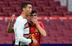 佩德里说了啥，让C罗如此惊讶？?