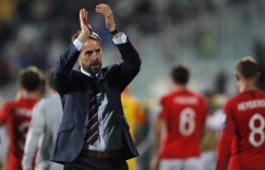 索斯盖特：单膝跪地不应解读成政治信息 对黑人球员喝倒彩不像话