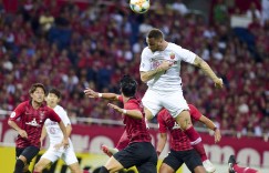 斯基拉：阿瑙托维奇当地时间明日抵达博洛尼亚，双方将签约三年