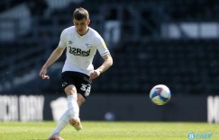 电讯报：德比郡主帅鲁尼训练赛中铲伤自家球员，将接受俱乐部调查