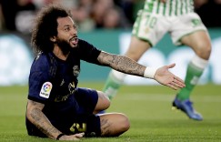 记者：马塞洛右腿腿筋受伤，将缺席10天左右的时间