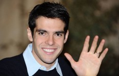 卡卡：欧冠各队巴黎纸面阵容最强，因为他们拥有梅西内马尔姆巴佩