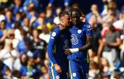 小查洛巴：我的成长离不开图赫尔的帮助，英超首秀令人难以置信