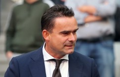 记者：奥维马斯已经拒绝了纽卡，在等待拉波尔塔电话