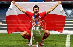 8年前的今天：莱万自宣将免签加盟拜仁，至今346场打进317球