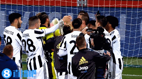 高兴又伤感！可能是斑马生涯最后一战，赛后尤文全队把布冯抛起